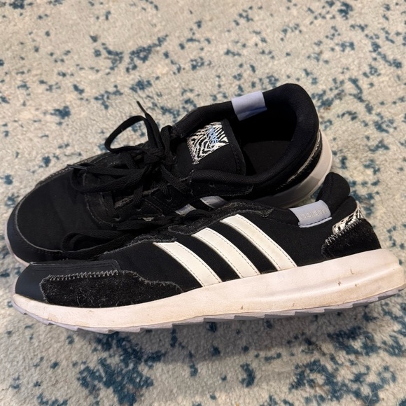 Adidas Retrorun Zebra accent black men’s size 8 Running Shoes athletic active - Picture 2 of 9